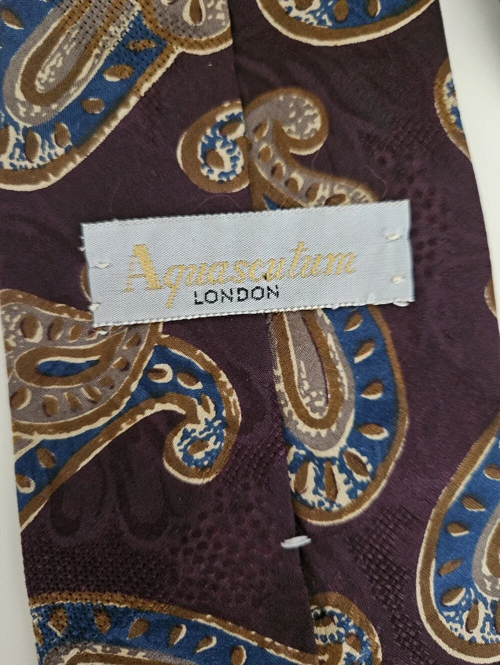 VTG AQUASCUTUM Of London Plum Paisley 100% Silk Tie | SZ 3.75